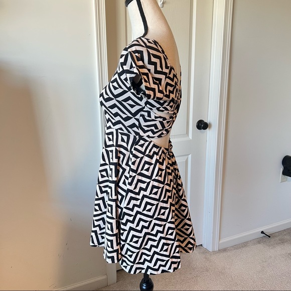 VICTORIA’S SECRET PINK Chevron Back Cut Out Skater Dress—SZ. XS - Picture 2 of 9